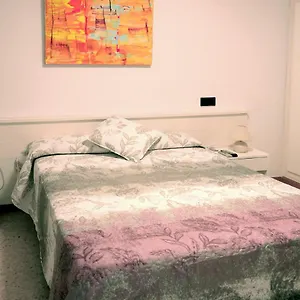 hostal-lara.catalonia-hotels.com/